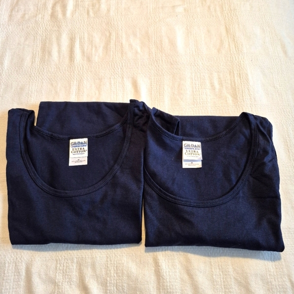 Gildan men's Medium navy blue tank tops, Cotton heavyweight New 2 per bundle - Picture 1 of 4